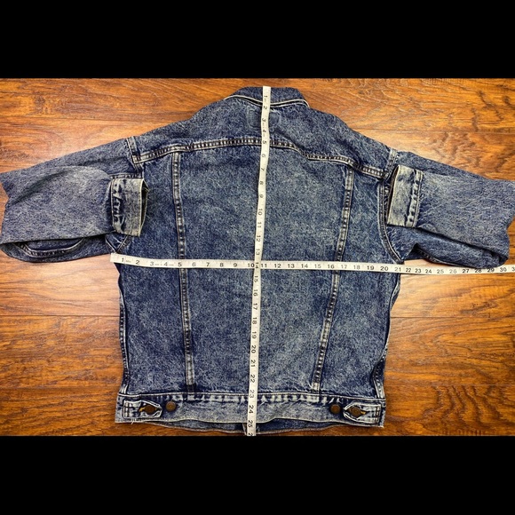 Vintage Levi’s denim jacket - Picture 3 of 4